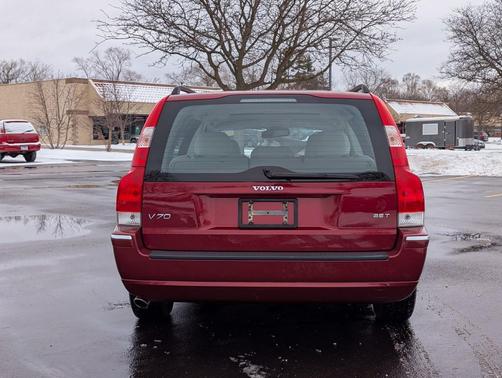 2005 Volvo V70 2.5T