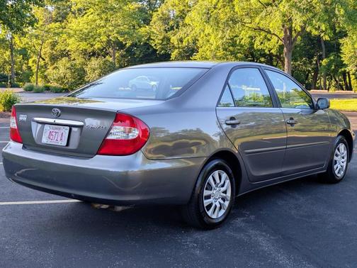 Grey Metallic 2004 Toyota Camry LE