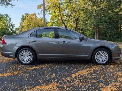 2010 Ford Fusion Hybrid Base