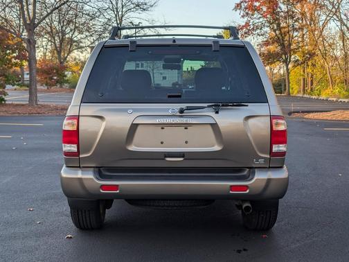 2003 Nissan Pathfinder SE