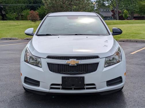 Summit White 2014 Chevrolet Cruze 1LT