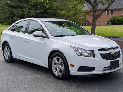 Summit White 2014 Chevrolet Cruze 1LT