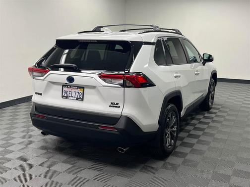 2024 Toyota RAV4 Hybrid XLE Premium