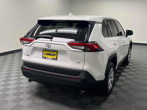 2025 Toyota RAV4 LE