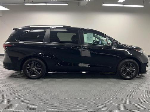 2025 Toyota Sienna XSE 7 Passenger