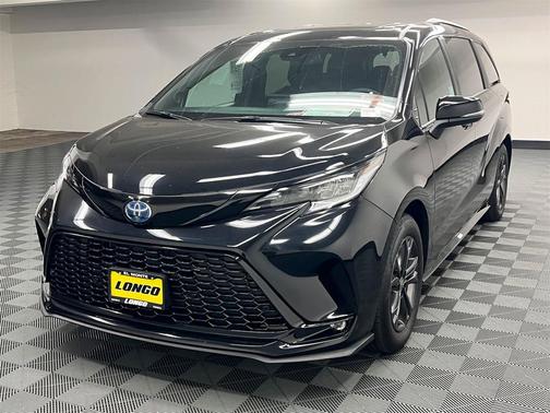 2025 Toyota Sienna XSE 7 Passenger