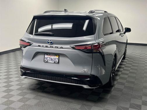 2023 Toyota Sienna XSE 7 Passenger