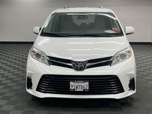 2020 Toyota Sienna LE
