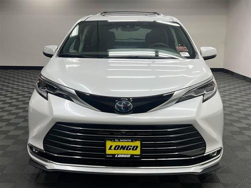 2023 Toyota Sienna Platinum 7 Passenger