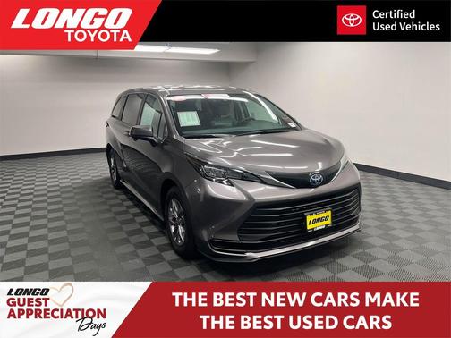 2024 Toyota Sienna LE