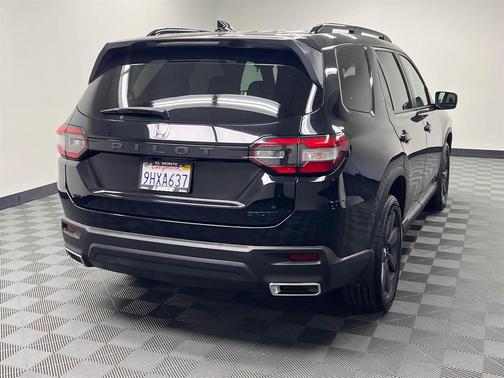 2023 Honda Pilot AWD Sport