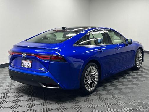2021 Toyota Mirai Base