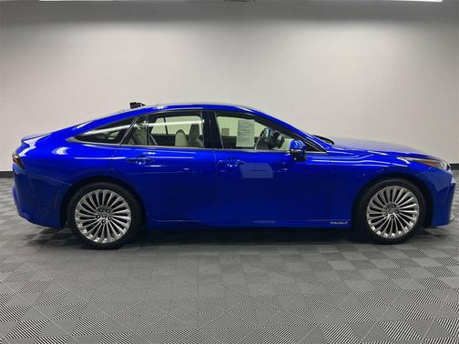 2021 Toyota Mirai Base