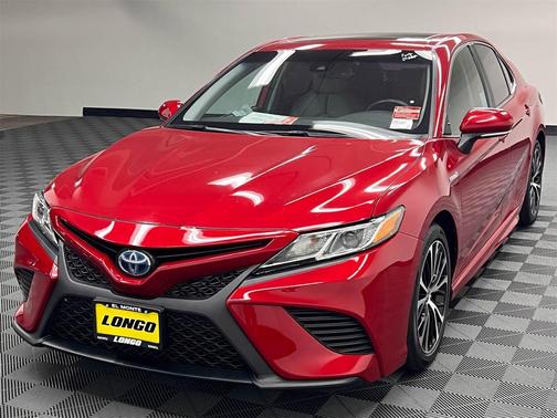 2020 Toyota Camry SE