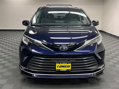 2023 Toyota Sienna Limited