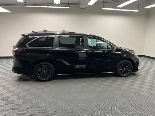 2024 Toyota Sienna XSE 7 Passenger