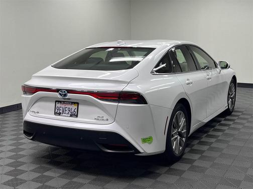 2022 Toyota Mirai Base