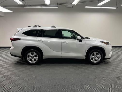 2022 Toyota Highlander Hybrid LE