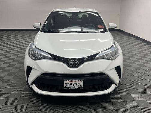 2022 Toyota C-HR XLE