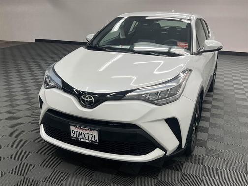 2022 Toyota C-HR XLE