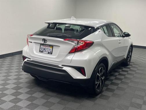 2022 Toyota C-HR XLE