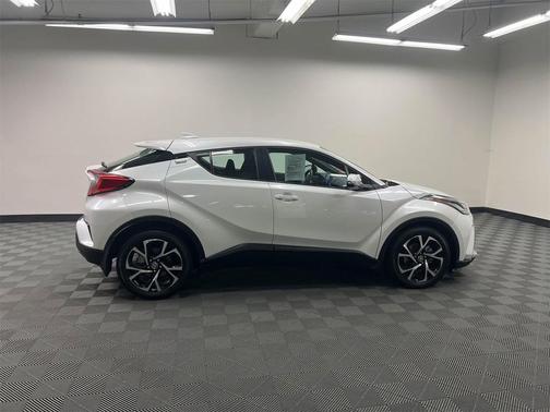 2022 Toyota C-HR XLE