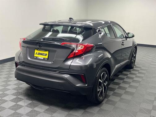 2022 Toyota C-HR XLE