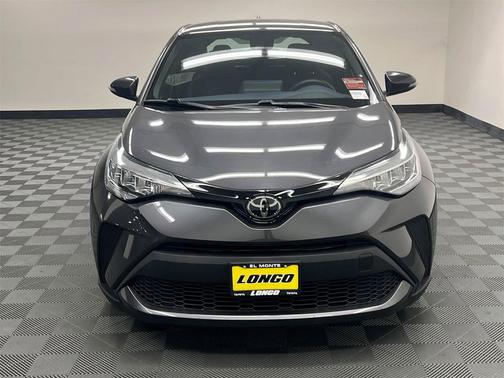 2022 Toyota C-HR XLE