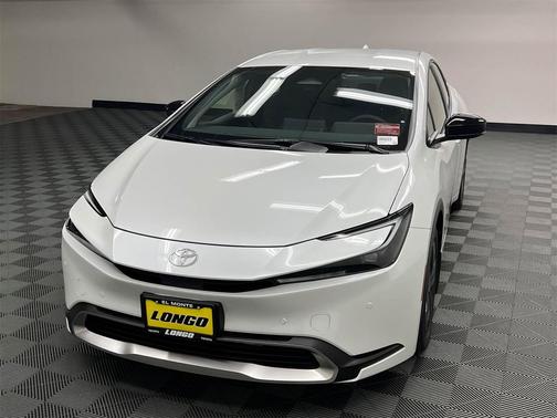 2025 Toyota Prius Plug-In Hybrid SE