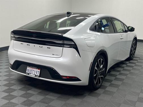 2025 Toyota Prius Plug-In Hybrid XSE