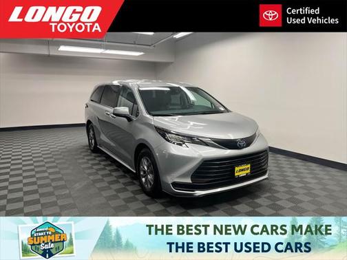 2023 Toyota Sienna LE