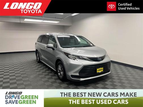 2023 Toyota Sienna LE