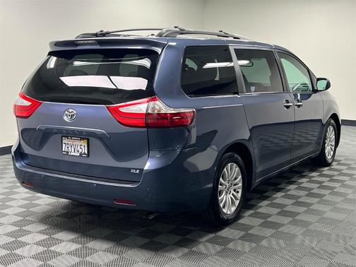 2016 Toyota Sienna XLE