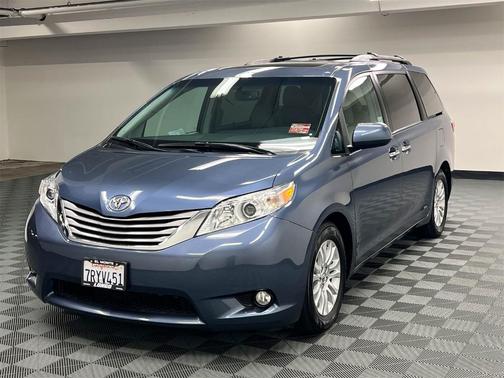 2016 Toyota Sienna XLE