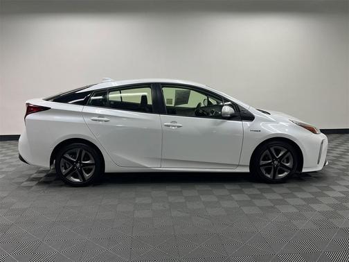 2022 Toyota Prius XLE