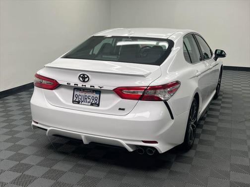 2020 Toyota Camry SE