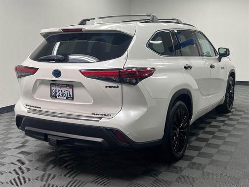 2020 Toyota Highlander Hybrid Platinum