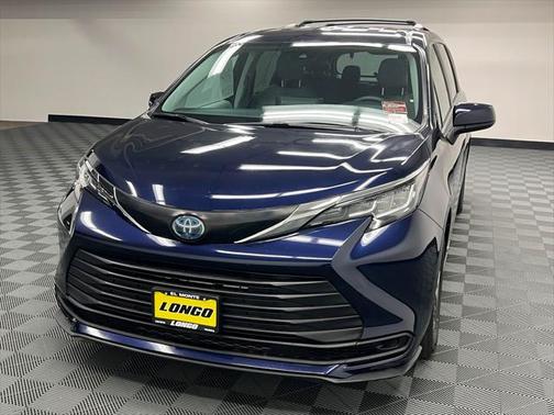 2021 Toyota Sienna LE
