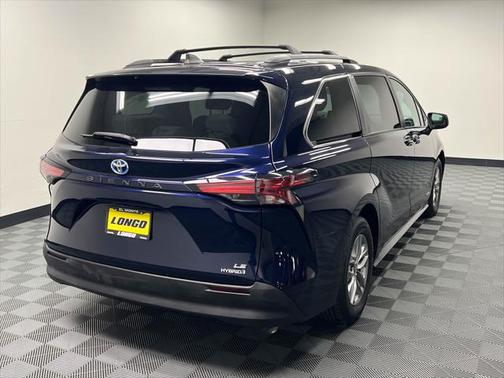 2021 Toyota Sienna LE