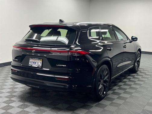 2025 Toyota Crown Signia Limited