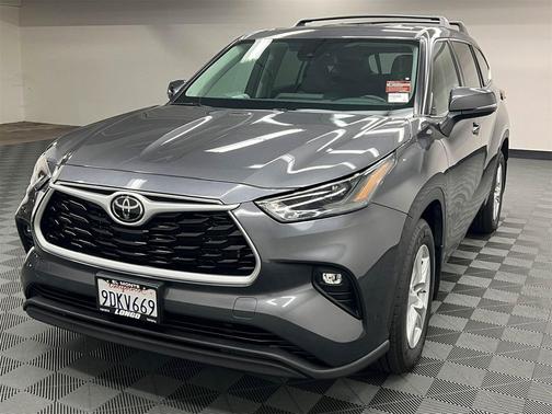 2022 Toyota Highlander LE
