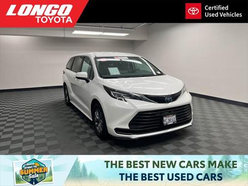 2023 Toyota Sienna LE