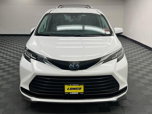 2021 Toyota Sienna LE