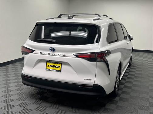 2021 Toyota Sienna LE