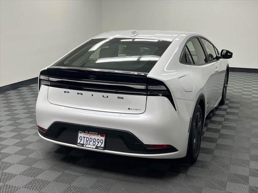 2025 Toyota Prius L