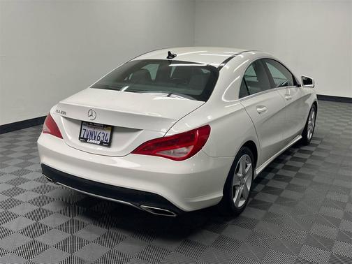 2017 Mercedes-Benz CLA 250 Base