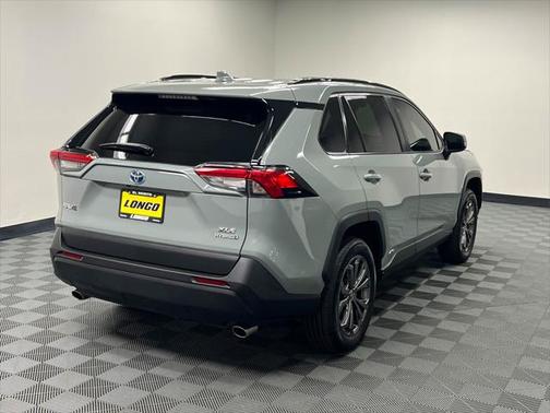 2022 Toyota RAV4 Hybrid XLE Premium