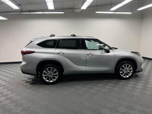 2022 Toyota Highlander Limited