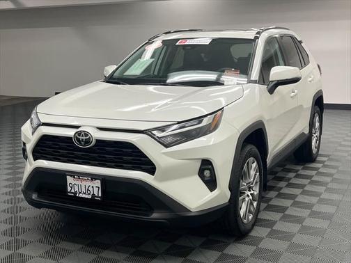 2022 Toyota RAV4 XLE Premium