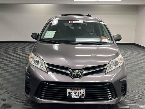 2019 Toyota Sienna LE